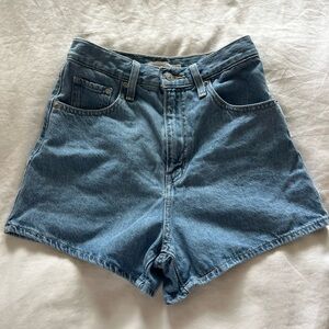 Levi's 80’s Mom Shorts